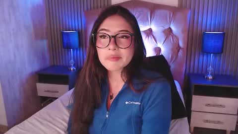 bonnali_lune online show from 01-19-26, 04:00