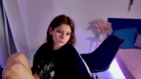 Jessy  Mark online show from 11-25-25, 05:13