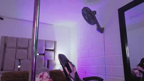 Snapshot of bonnie_anderson chatting on 11-13-25, 09:58 Bonnie Anderson online show from 11-13-25, 09:58