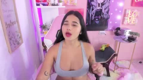 Bonnie online show from 10-22-25, 03:40