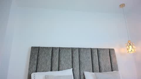 Bonnie online show from 11-18-25, 04:06