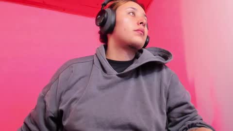 Bonnie Help me reach 500 likes online show from 02-01-26, 05:11