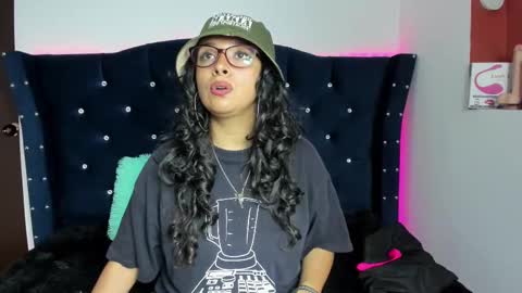 Snapshot of bonnie_tucci_ chatting on 09-19-25, 12:50 Bonnie online show from 09-19-25, 12:50