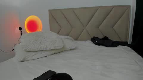 Bonnie  online show from 09-21-25, 09:16