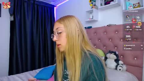 Snapshot of bonny_clyde_xx_ chatting on 11-20-25, 05:40 Soffy Brooks Independent model online show from 11-20-25, 05:40