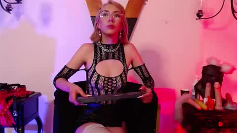  bonnybonnet  online show from 09-23-25, 12:19