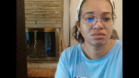 Snapshot of bonvivantb chatting on 10-08-25, 12:47 Queen Bon Vivantt online show from 10-08-25, 12:47