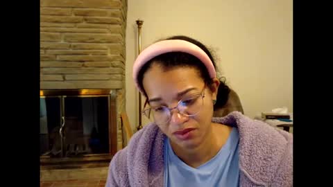 Snapshot of bonvivantb chatting on 10-15-25, 01:33 Queen Bon Vivantt online show from 10-15-25, 01:33