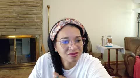 Snapshot of bonvivantb chatting on 10-17-25, 05:04 Queen Bon Vivantt online show from 10-17-25, 05:04