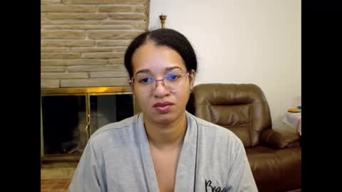 Snapshot of bonvivantb chatting on 10-23-25, 01:32 Queen Bon Vivantt online show from 10-23-25, 01:32