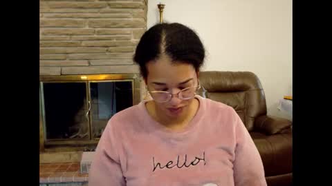 Snapshot of bonvivantb chatting on 10-24-25, 01:18 Queen Bon Vivantt online show from 10-24-25, 01:18