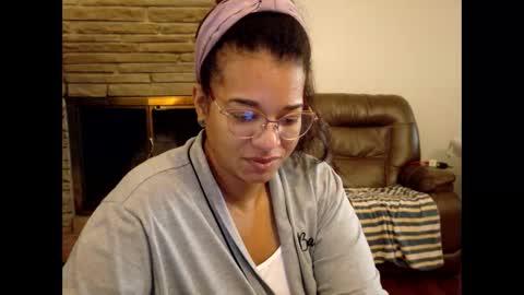 Snapshot of bonvivantb chatting on 11-03-25, 02:18 Queen Bon Vivantt online show from 11-03-25, 02:18