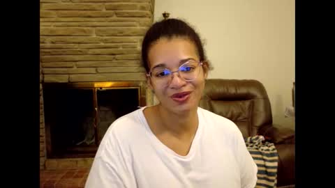 Snapshot of bonvivantb chatting on 11-07-25, 02:39 Queen Bon Vivantt online show from 11-07-25, 02:39