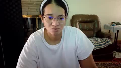 Snapshot of bonvivantb chatting on 12-01-25, 02:00 Queen Bon Vivantt online show from 12-01-25, 02:00