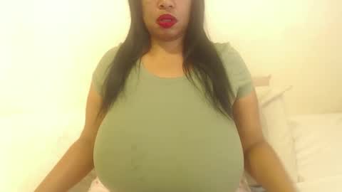 Snapshot of boobyqueen24 chatting on 11-02-25, 05:10 boobyqueen online show from 11-02-25, 05:10