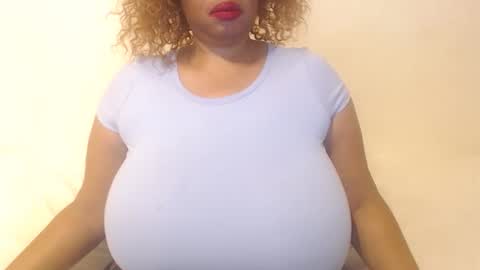 boobyqueen online show from 12-18-25, 04:29