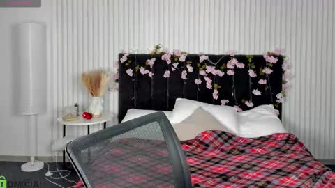 Milena online show from 12-04-25, 02:54