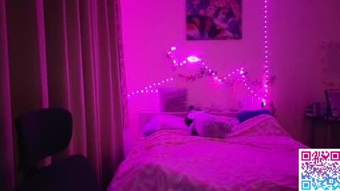 Snapshot of booozekirs_ chatting on 02-11-26, 02:27 Milena online show from 02-11-26, 02:27