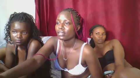 Snapshot of bootie_caramel chatting on 02-20-25, 01:40 bootie_caramel online show from 02-20-25, 01:40