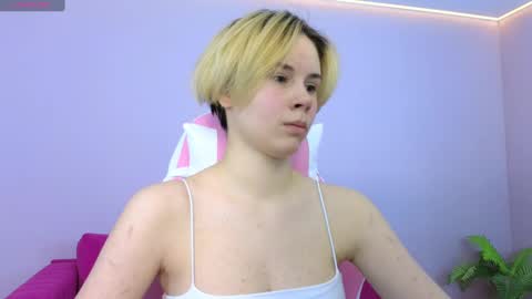 Snapshot of bootyada chatting on 02-09-25, 01:33 Glad to see u in my room Im Ada online show from 02-09-25, 01:33