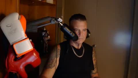 BOSS online show from 10-10-25, 01:15