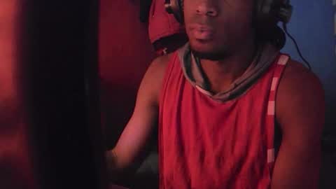 Snapshot of boss_playa98 chatting on 10-15-25, 08:36 boss_playa98 online show from 10-15-25, 08:36