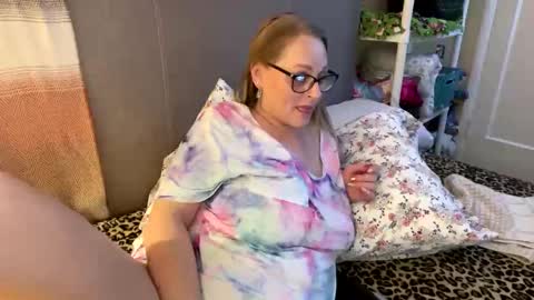 BossMom online show from 01-29-25, 07:53
