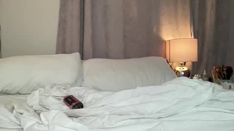 Snapshot of bottomsup0102 chatting on 10-19-25, 10:43 Scotty online show from 10-19-25, 10:43