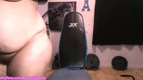 Snapshot of bouncinbooty chatting on 04-07-26, 05:30 Pumpkin Butt online show from 04-07-26, 05:30