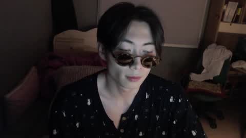 Snapshot of boxman556990 chatting on 03-10-25, 03:20 boxman556990 online show from 03-10-25, 03:20