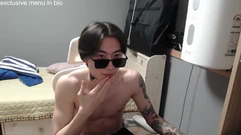 Snapshot of boxman556990 chatting on 10-24-25, 07:10 boxman556990 online show from 10-24-25, 07:10