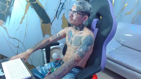 boy_tatto77 online show from 02-12-26, 07:09