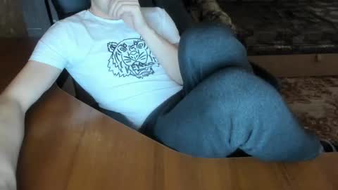 Snapshot of boyapollon chatting on 12-06-24, 09:32 BoyApollon online show from 12-06-24, 09:32
