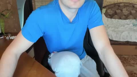 Snapshot of boyapollon chatting on 01-01-25, 12:11 BoyApollon online show from 01-01-25, 12:11
