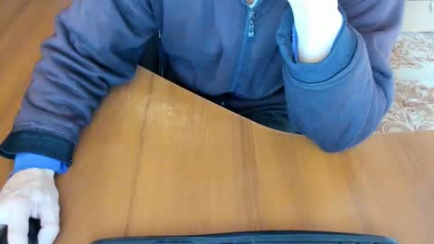 Snapshot of boyapollon chatting on 10-12-25, 11:09 BoyApollon online show from 10-12-25, 11:09