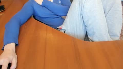 Snapshot of boyapollon chatting on 11-28-25, 08:06 BoyApollon online show from 11-28-25, 08:06