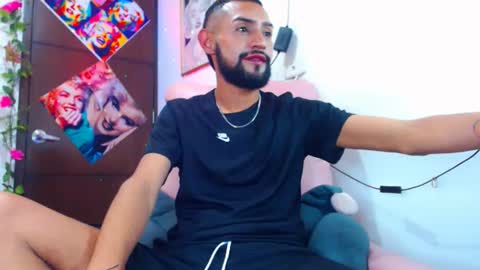 Snapshot of boybunnyerotic chatting on 09-17-25, 03:41 boybunnyerotic online show from 09-17-25, 03:41