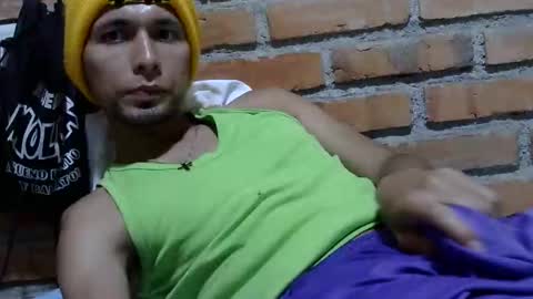 Boy online show from 10-23-25, 11:24