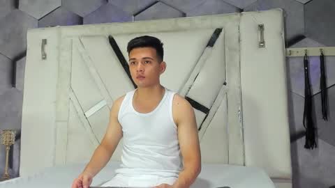 Snapshot of boyhot_mio chatting on 02-10-26, 02:37 boyhot_mio online show from 02-10-26, 02:37