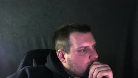 Snapshot of boynextdoooooor chatting on 12-15-25, 08:57 boynextdoooooor online show from 12-15-25, 08:57