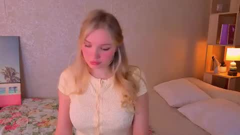 Snapshot of boysloveblondee chatting on 02-18-26, 07:26 BoysLoveBlondee online show from 02-18-26, 07:26