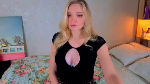 Snapshot of boysloveblondee chatting on 02-26-26, 12:59 BoysLoveBlondee online show from 02-26-26, 12:59