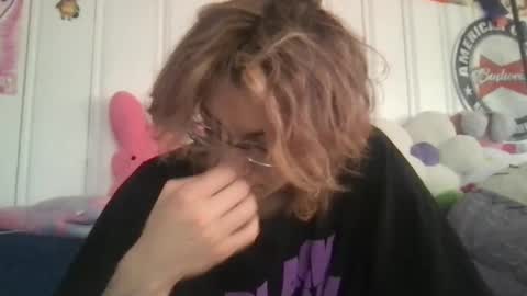 Snapshot of boywithbug chatting on 02-27-25, 06:42 boywithbug online show from 02-27-25, 06:42