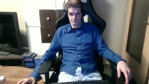 Snapshot of bponie1 chatting on 12-24-24, 11:00 bponie1 online show from 12-24-24, 11:00