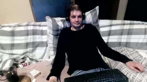 Snapshot of bponie1 chatting on 11-07-25, 11:38 bponie1 online show from 11-07-25, 11:38