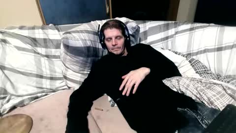 Snapshot of bponie1 chatting on 11-16-25, 04:40 bponie1 online show from 11-16-25, 04:40