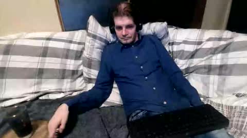 Snapshot of bponie1 chatting on 11-22-25, 01:37 bponie1 online show from 11-22-25, 01:37