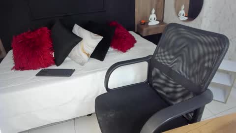 Snapshot of brad1_ chatting on 12-06-24, 01:29 instagramBrad mayers1twittermayersbrad online show from 12-06-24, 01:29