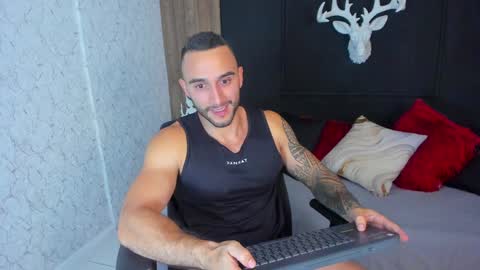 Snapshot of brad1_ chatting on 12-23-24, 10:55 instagramBrad mayers1twittermayersbrad online show from 12-23-24, 10:55