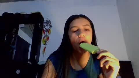 brad_and_emma293215 online show from 02-25-26, 07:45